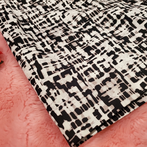 Valerie Bertinelli geometric skirt - Picture 4 of 8